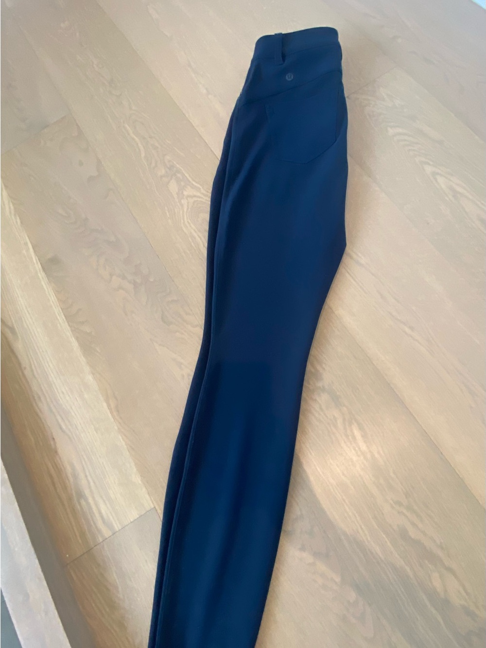 Lululemon Women’s Navy Slim fit Pants Size 28 waist - Picture 2 of 5